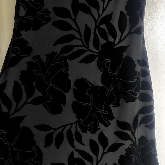 Windsor Budding Radiance Bodycon Floral Velvet Burnout Midi Dress - Black Size M - Picture 7 of 12